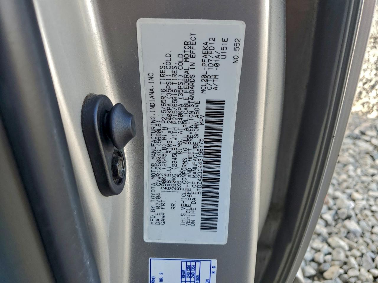 2004 TOYOTA SIENNA CE photo 13