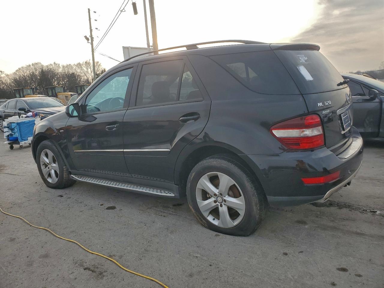 2009 MERCEDES-BENZ ML photo 2