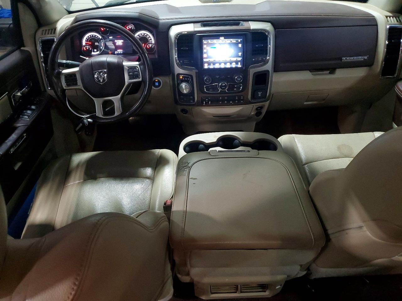 2014 RAM 1500 LARAMIE photo 22