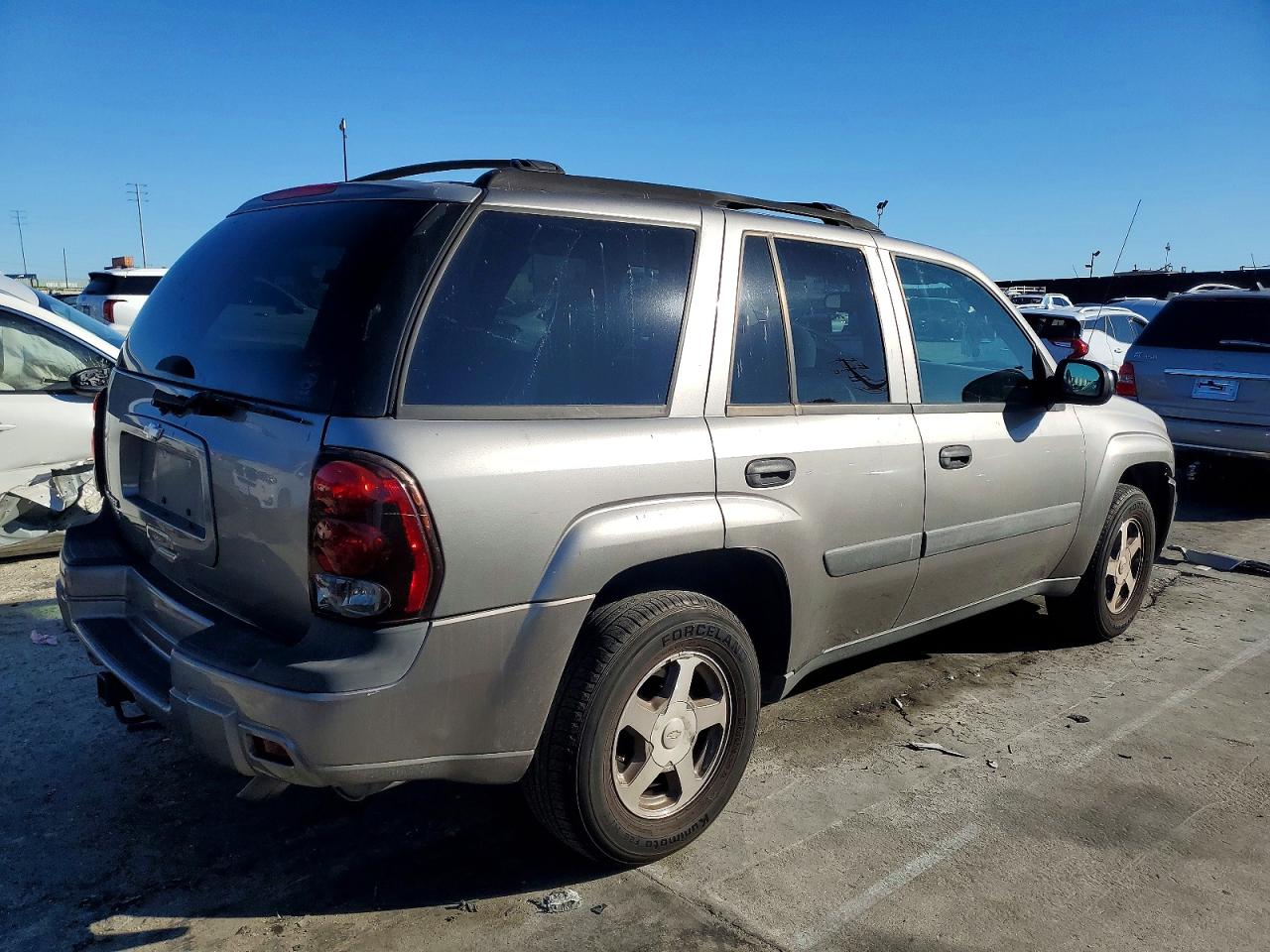 2005 CHEVROLET TRAILBLAZER LS photo 5