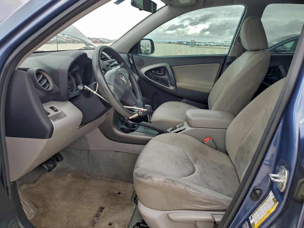 2010 TOYOTA RAV4 photo 7
