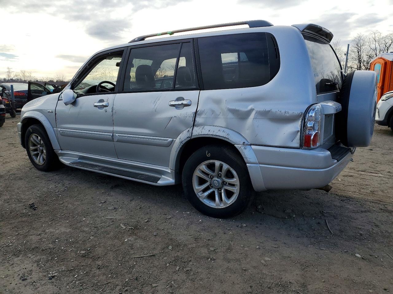 2004 SUZUKI XL7 EX photo 2