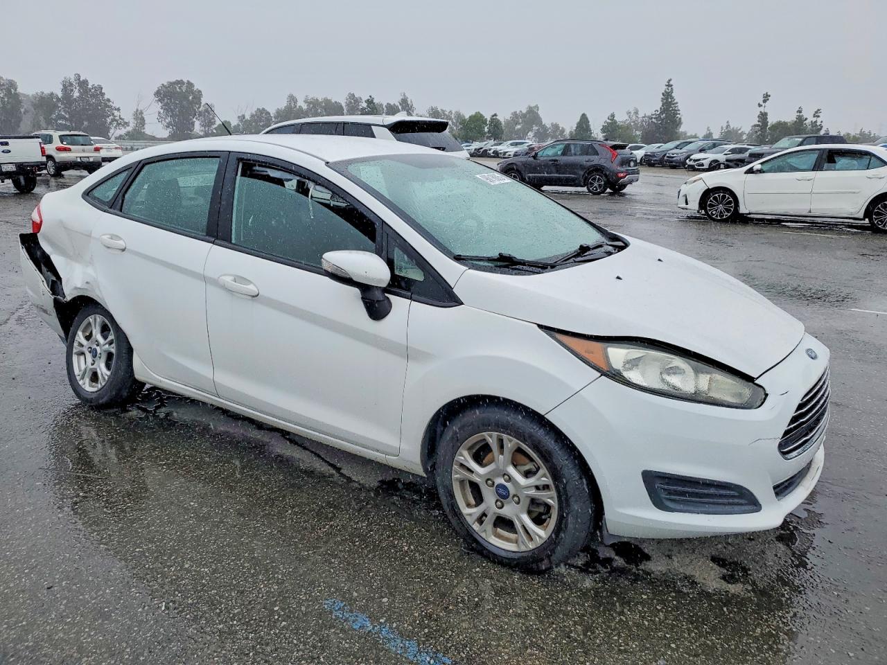 2016 FORD FIESTA SE photo 4