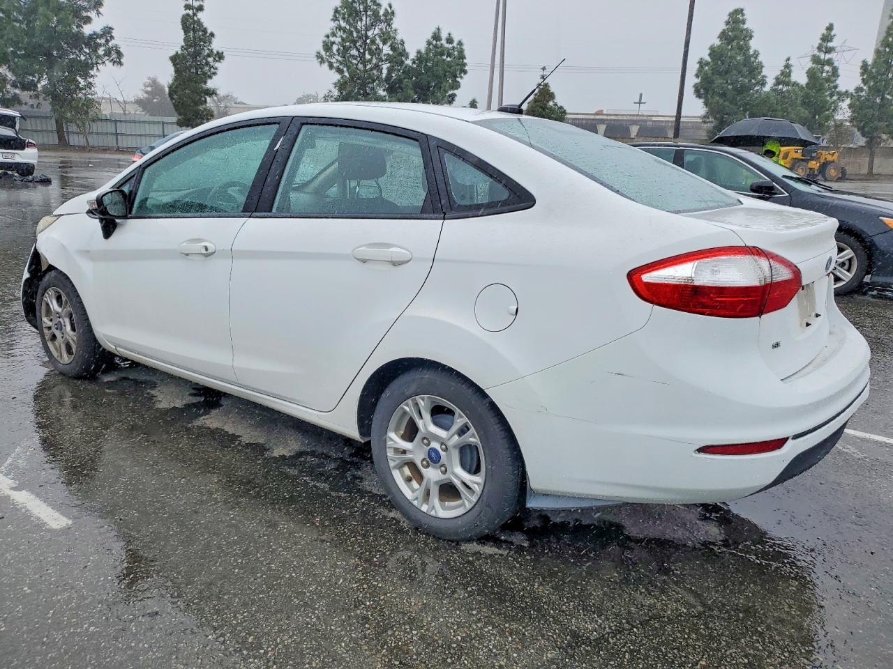 2016 FORD FIESTA SE photo 2