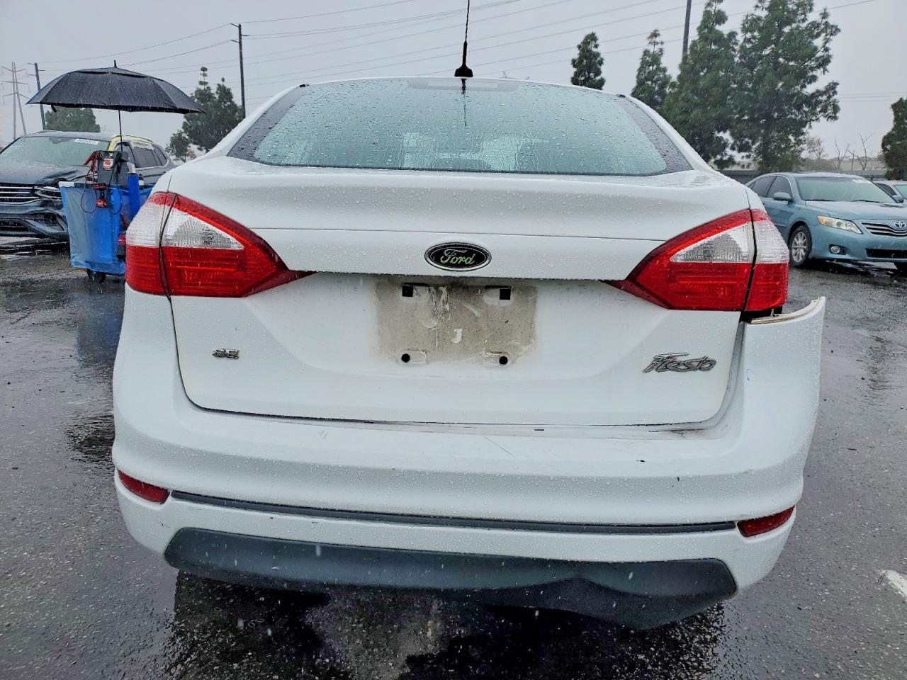 2016 FORD FIESTA SE photo 6
