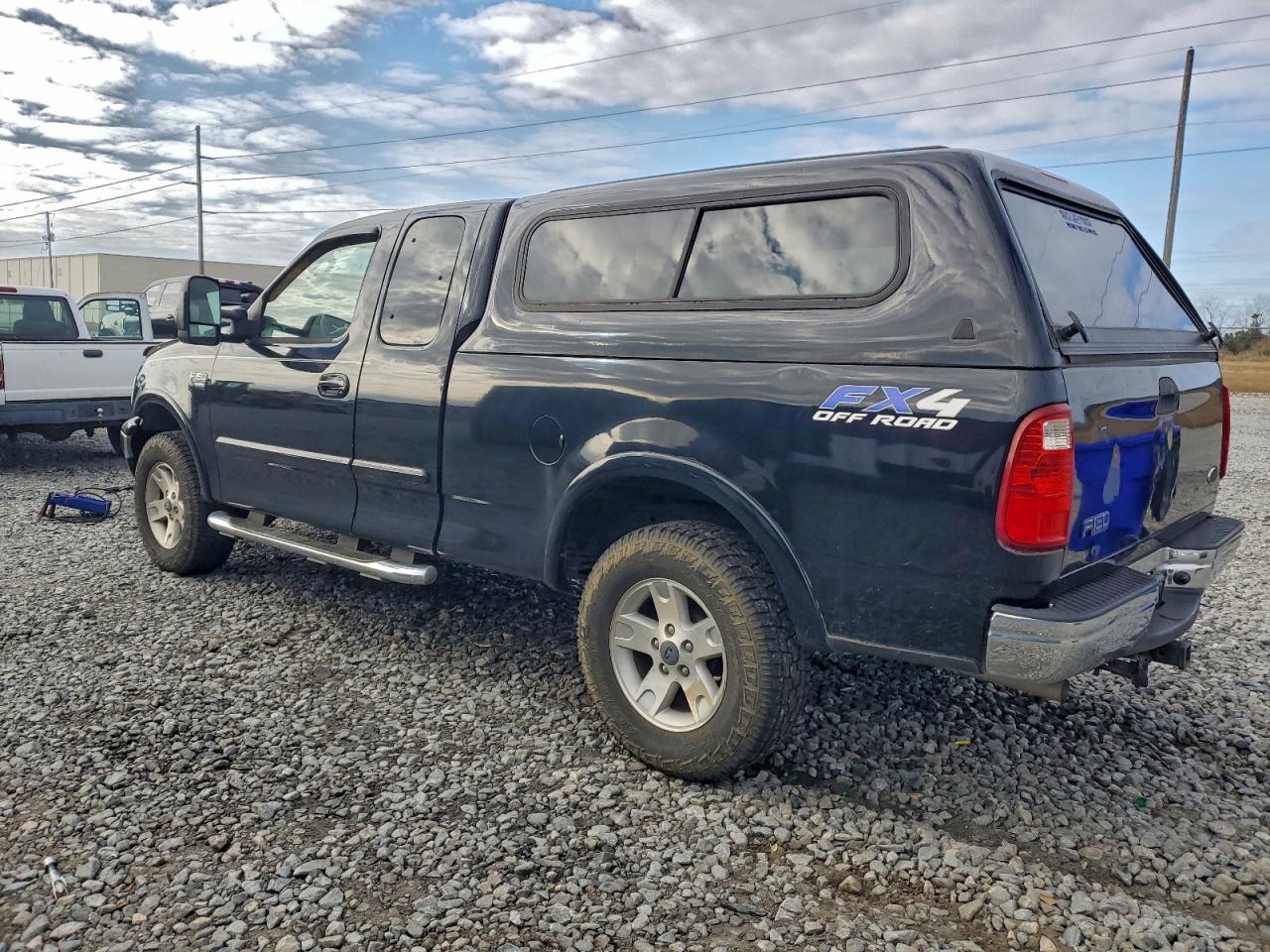 2003 FORD F150 photo 2