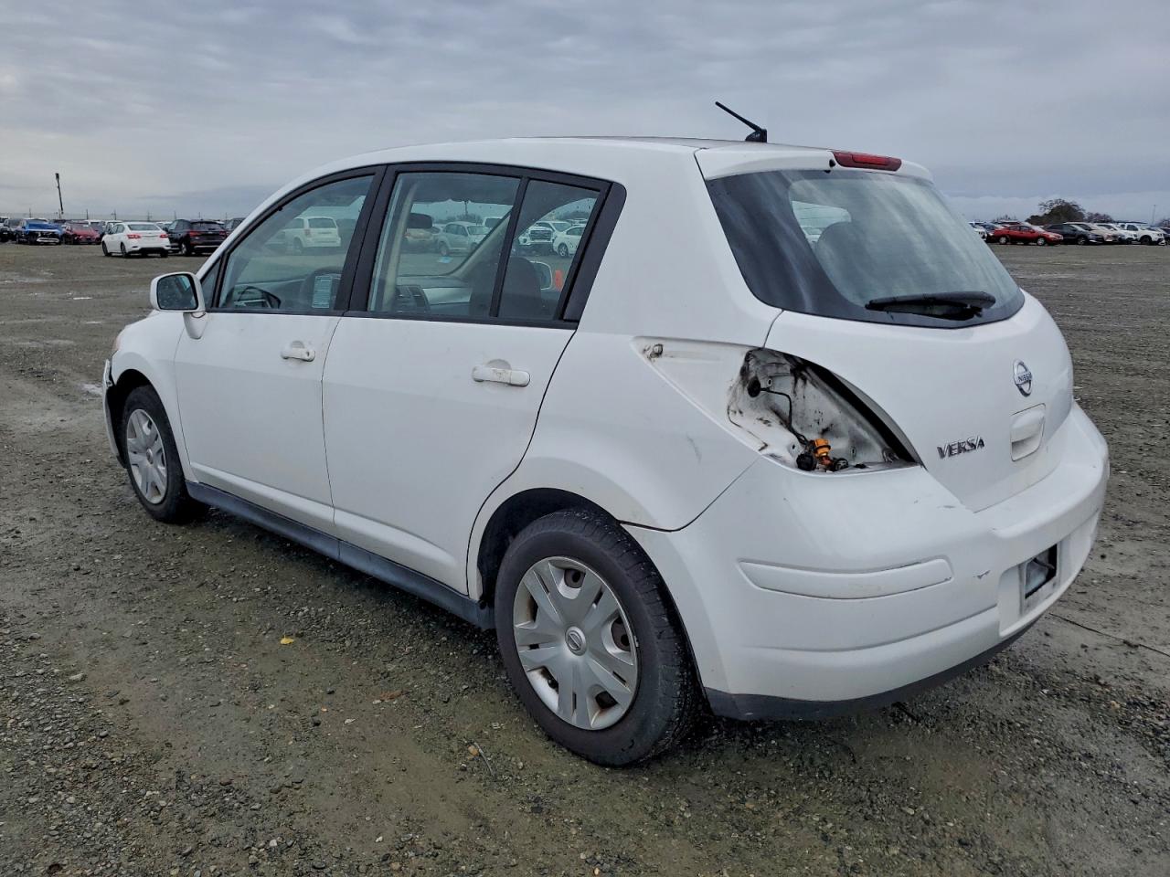2011 NISSAN VERSA S photo 2