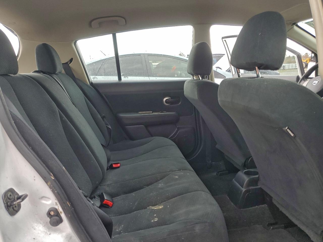 2011 NISSAN VERSA S photo 10