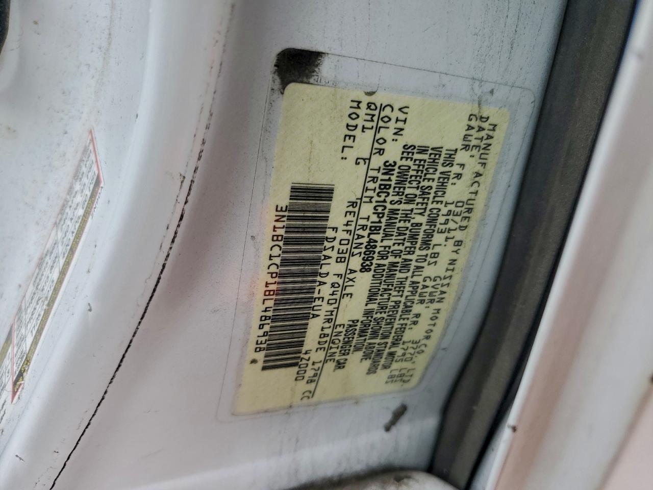2011 NISSAN VERSA S photo 13