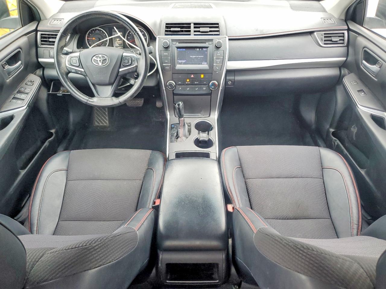2017 TOYOTA CAMRY LE photo 8
