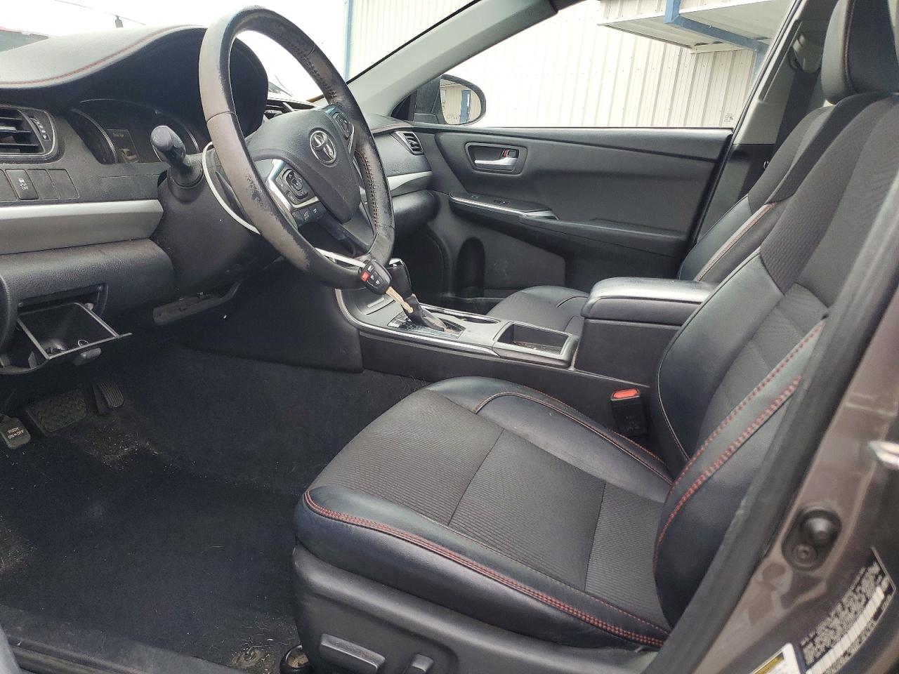 2017 TOYOTA CAMRY LE photo 7