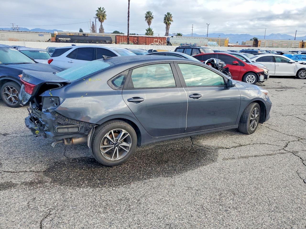 2024 KIA FORTE LX photo 3