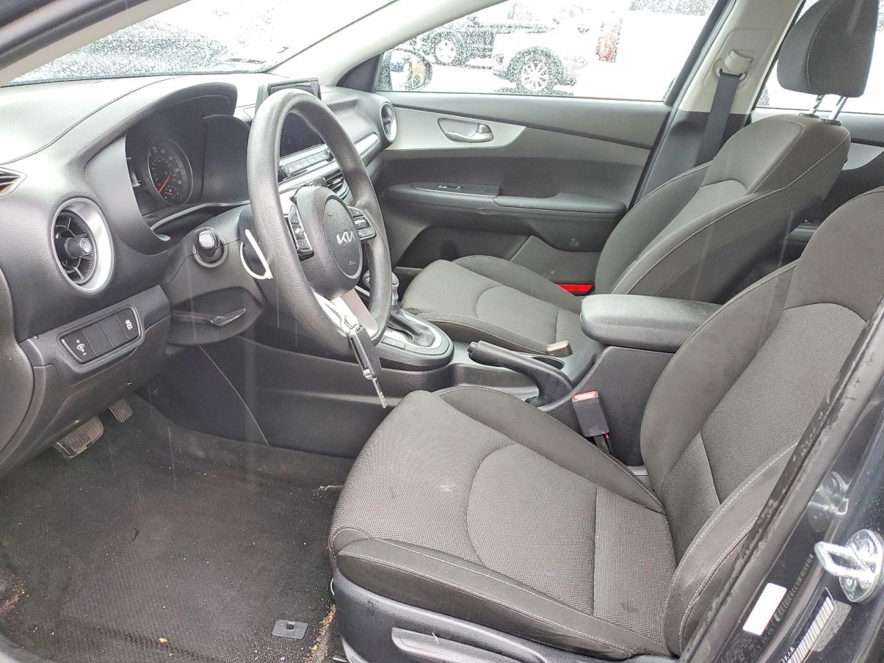 2024 KIA FORTE LX photo 7
