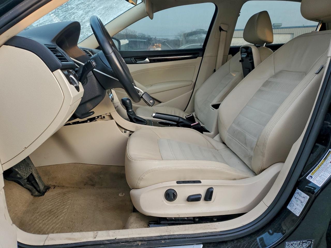 2014 VOLKSWAGEN PASSAT SEL photo 7