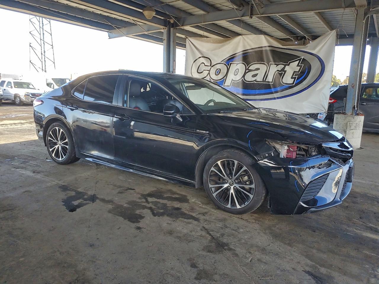 2020 TOYOTA CAMRY SE photo 4