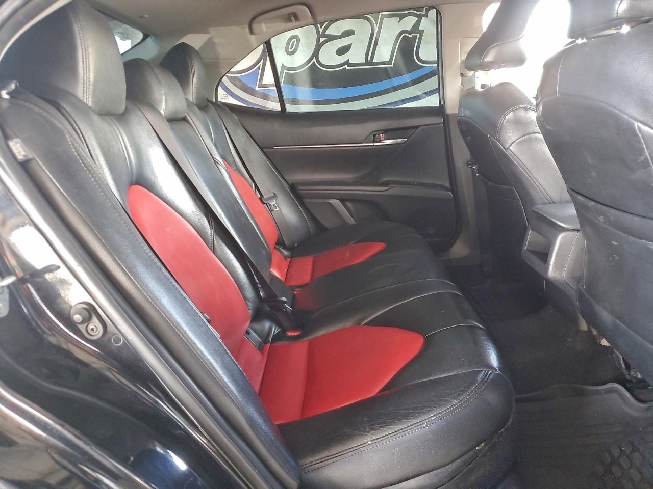 2020 TOYOTA CAMRY SE photo 10