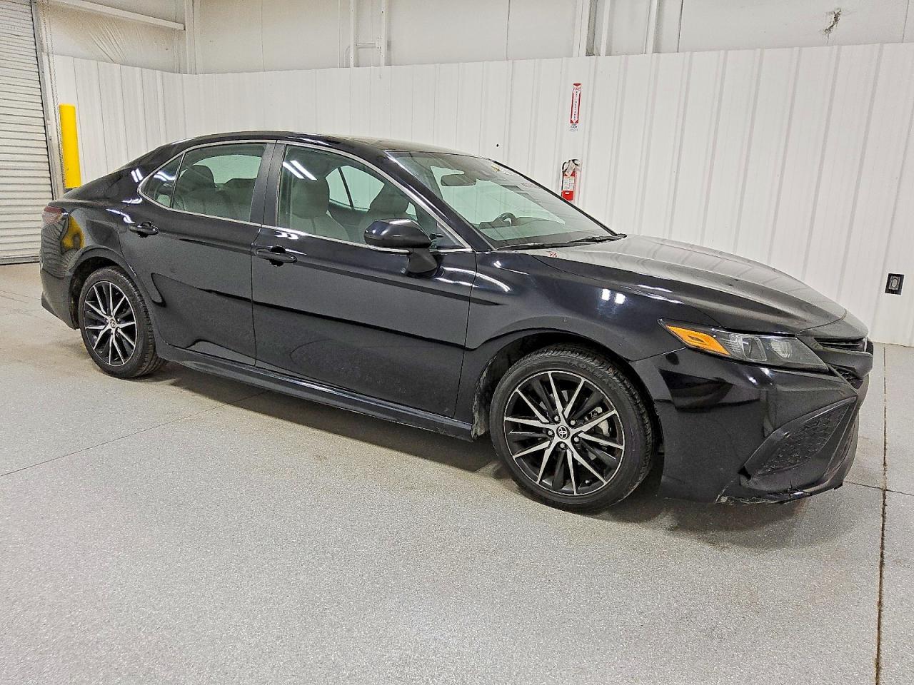 2023 TOYOTA CAMRY SE NIGHT SHADE photo 4