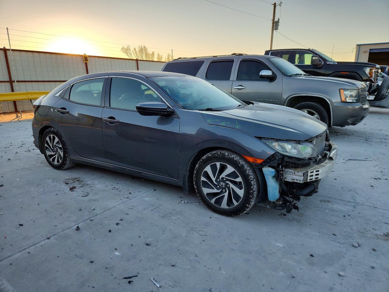 2017 HONDA CIVIC LX photo 4