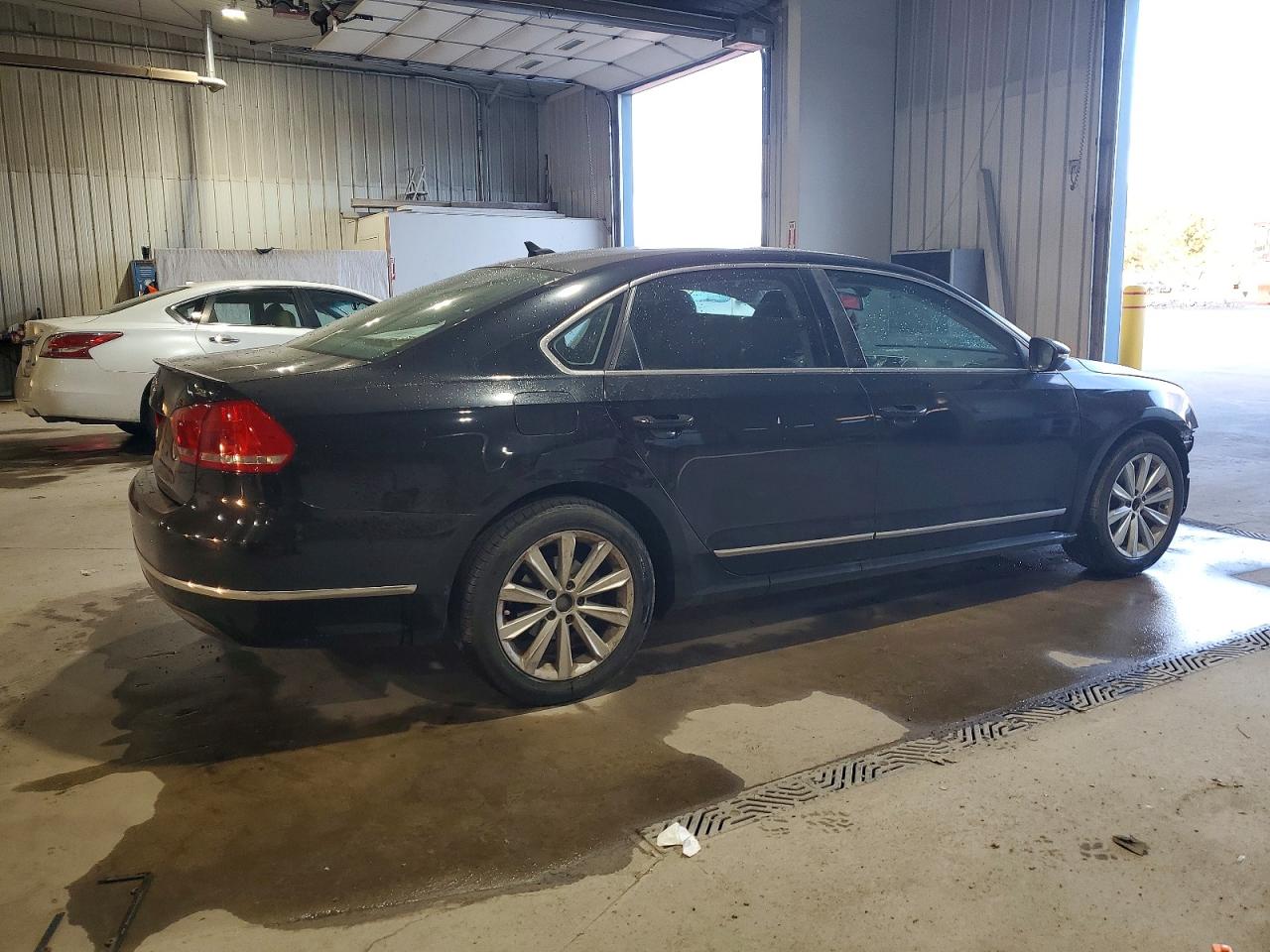 2012 VOLKSWAGEN PASSAT SEL photo 3