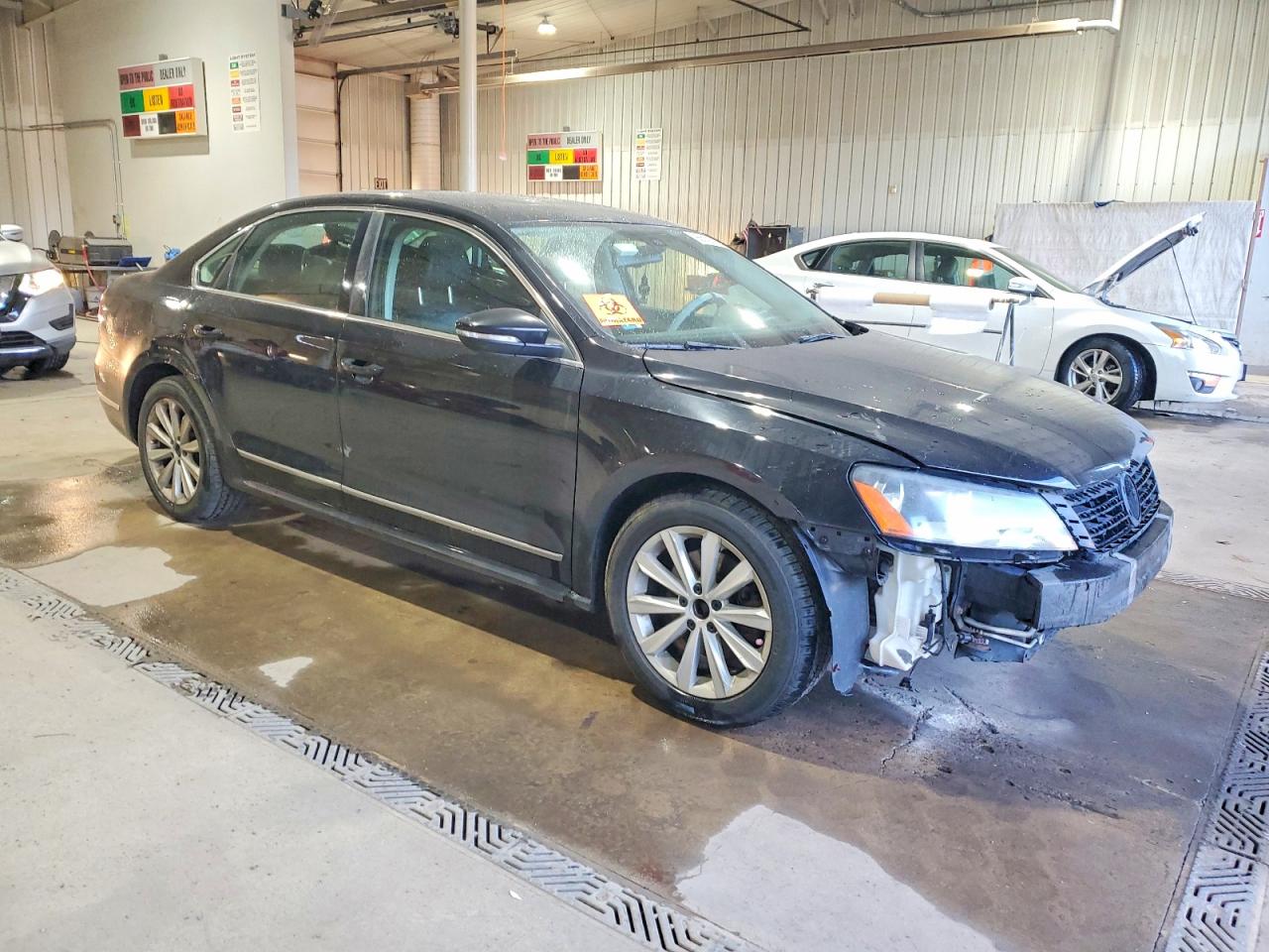 2012 VOLKSWAGEN PASSAT SEL photo 4
