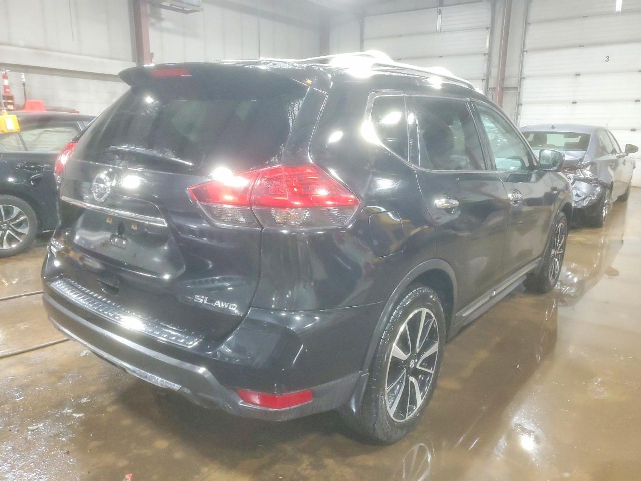 2017 NISSAN ROGUE SV photo 3