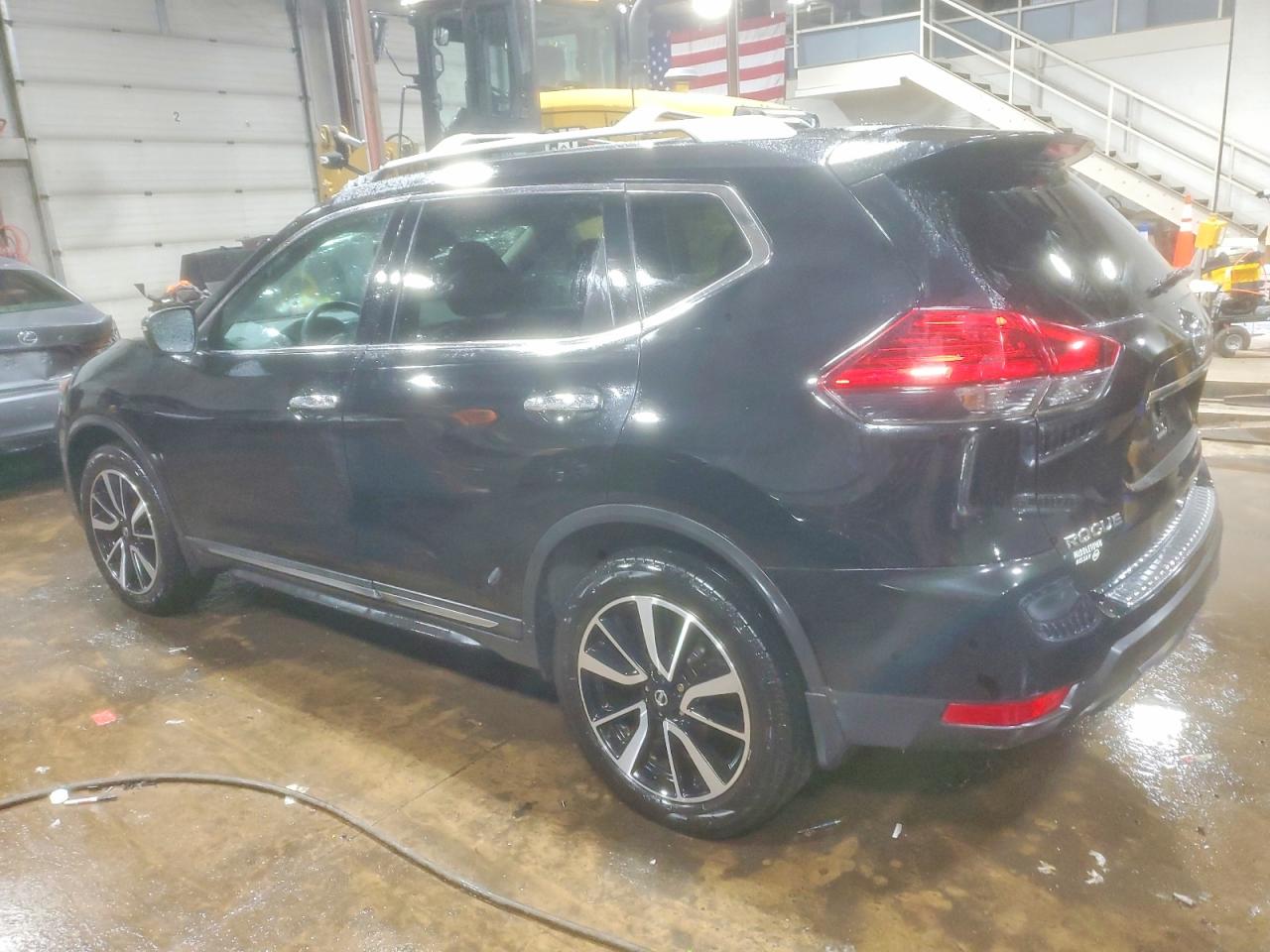 2017 NISSAN ROGUE SV photo 2