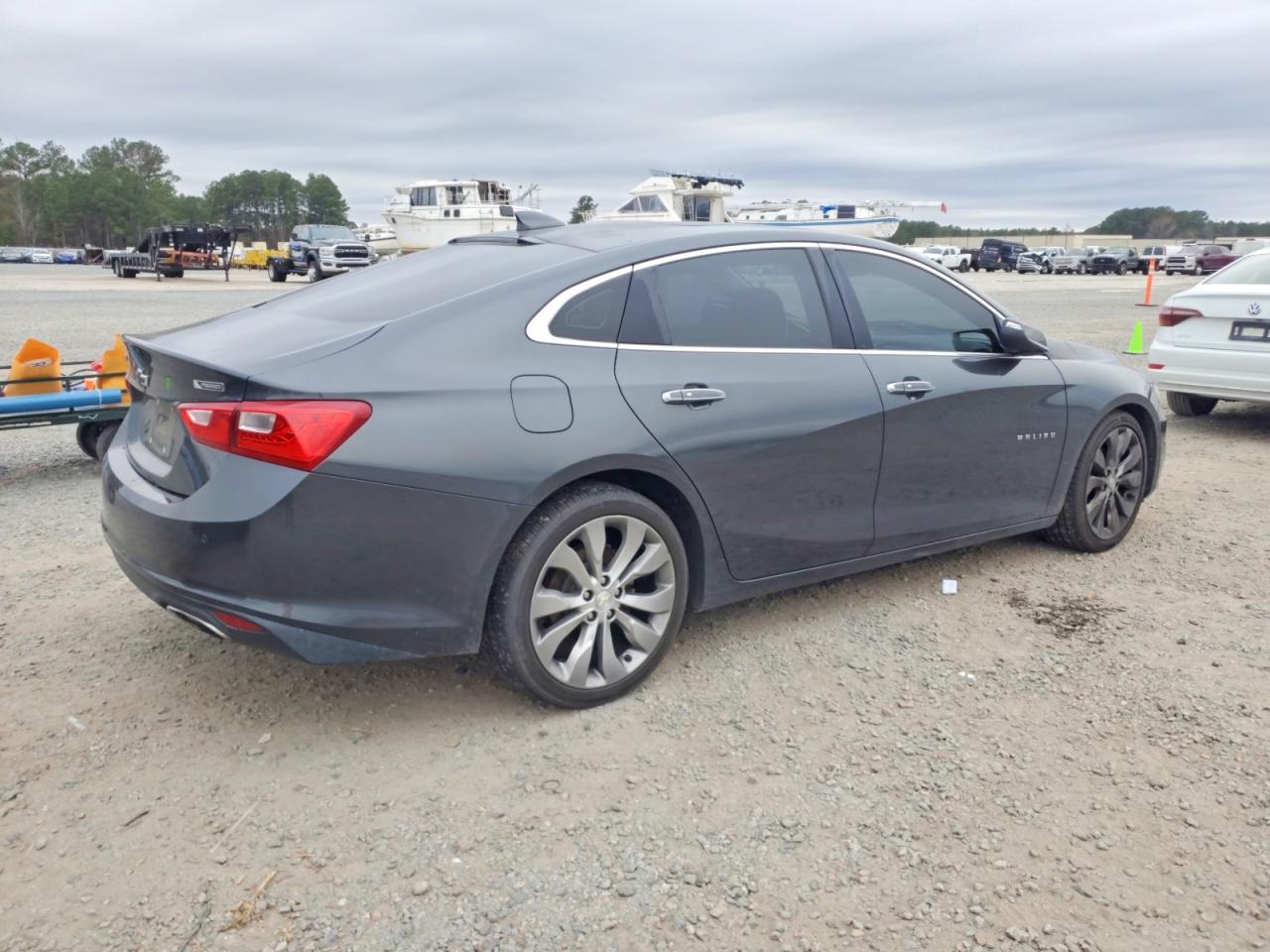 2017 CHEVROLET MALIBU PREMIER photo 3