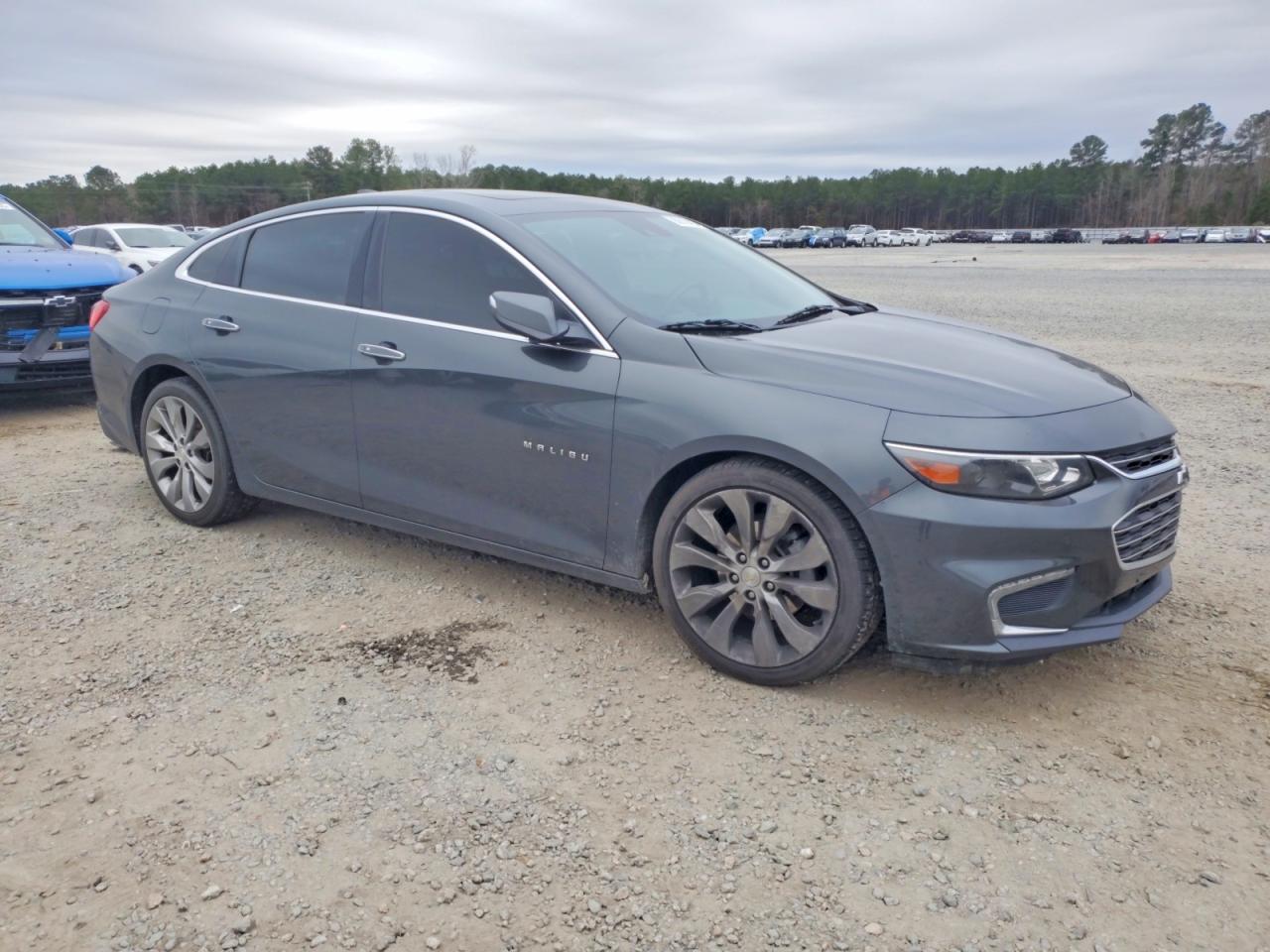 2017 CHEVROLET MALIBU PREMIER photo 4