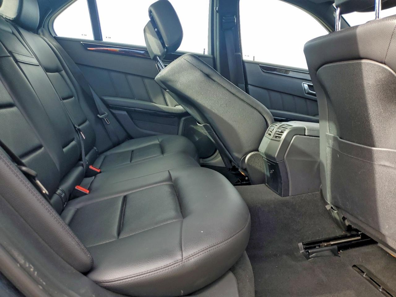 2012 MERCEDES-BENZ E 350 BLUETEC photo 10