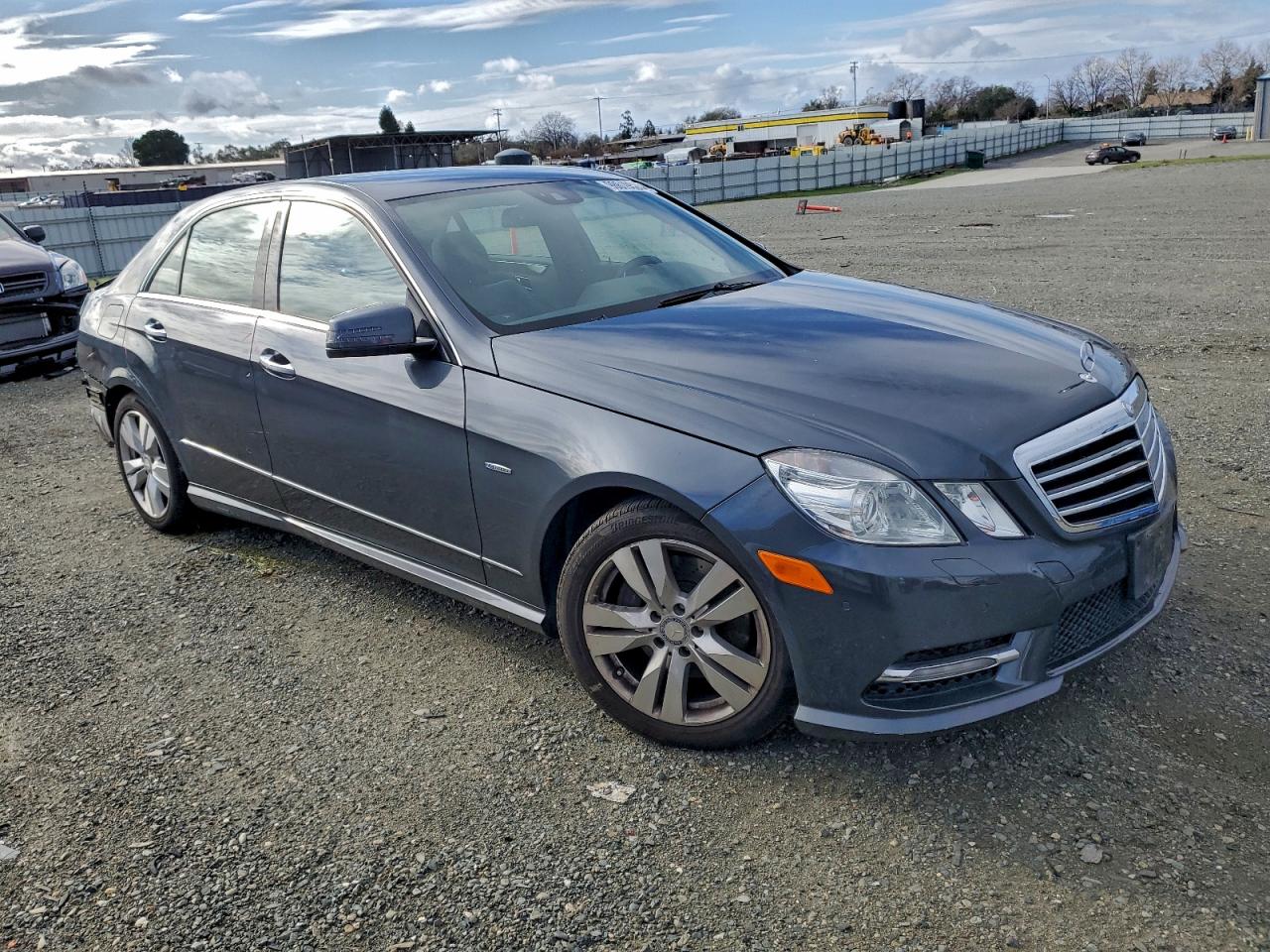 2012 MERCEDES-BENZ E 350 BLUETEC photo 4