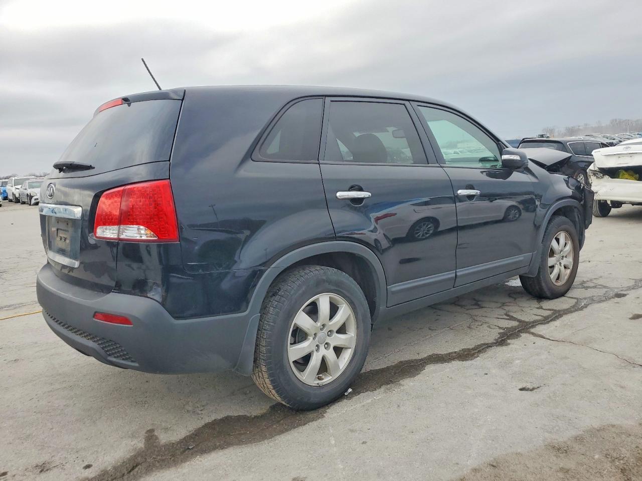 2013 KIA SORENTO LX photo 3