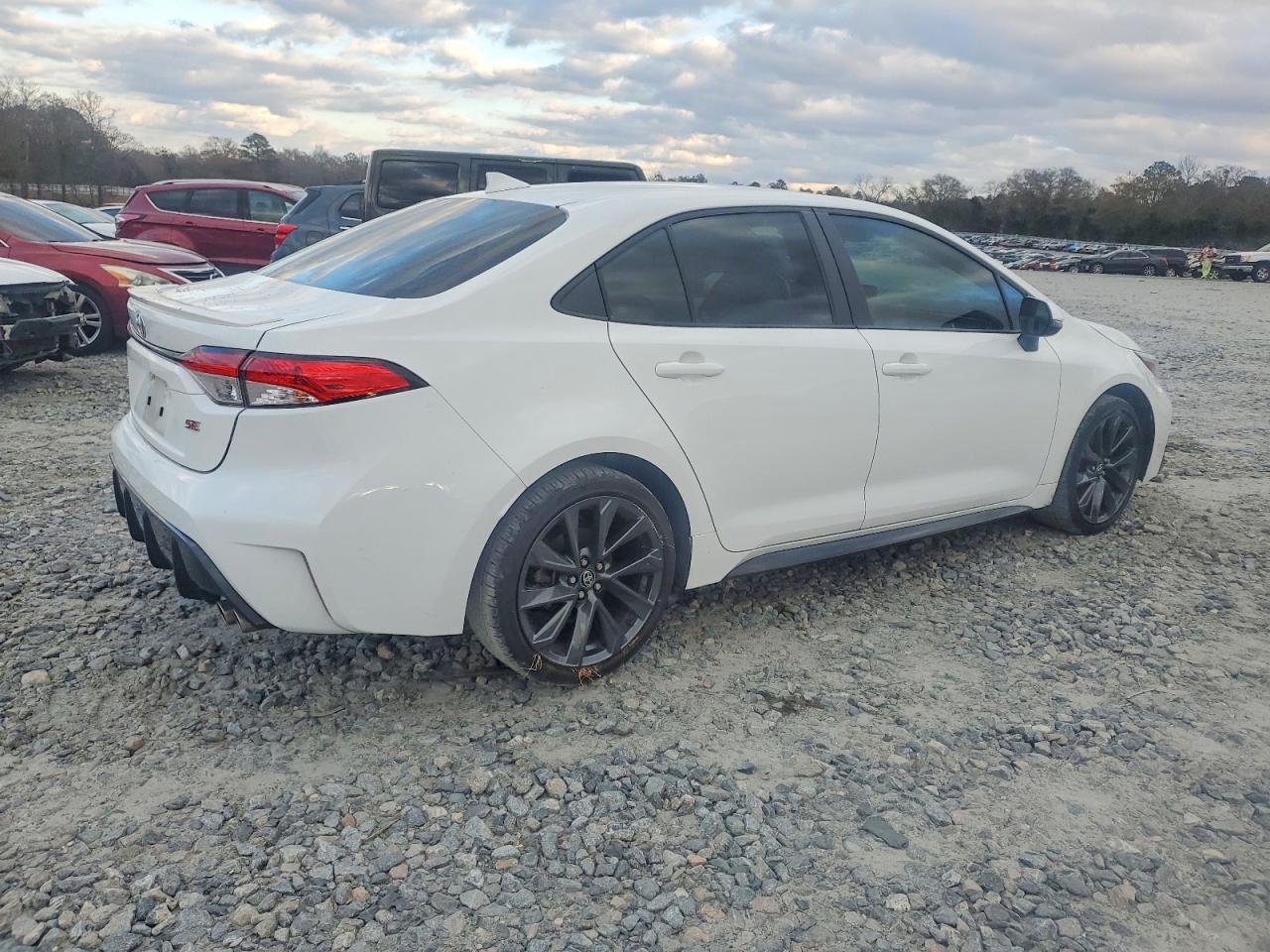 2024 TOYOTA COROLLA SE photo 3