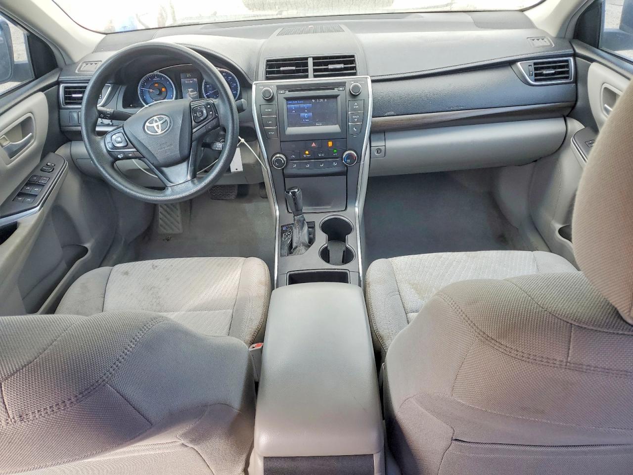 2016 TOYOTA CAMRY LE photo 8