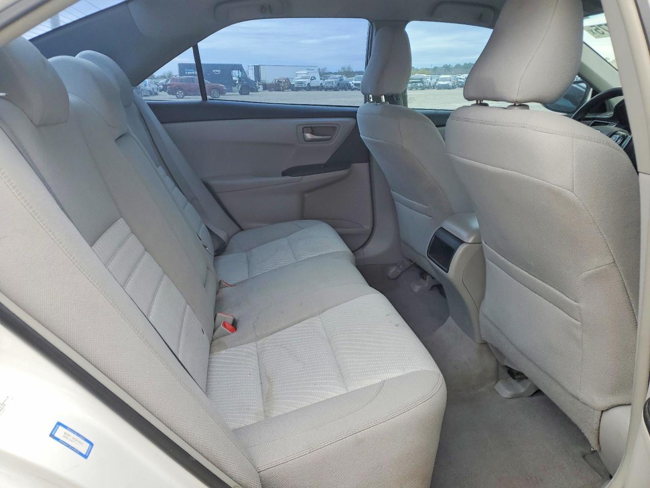 2016 TOYOTA CAMRY LE photo 10
