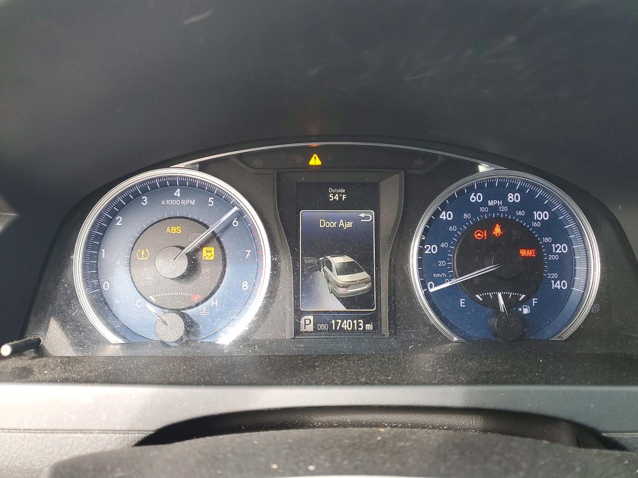 2016 TOYOTA CAMRY LE photo 9