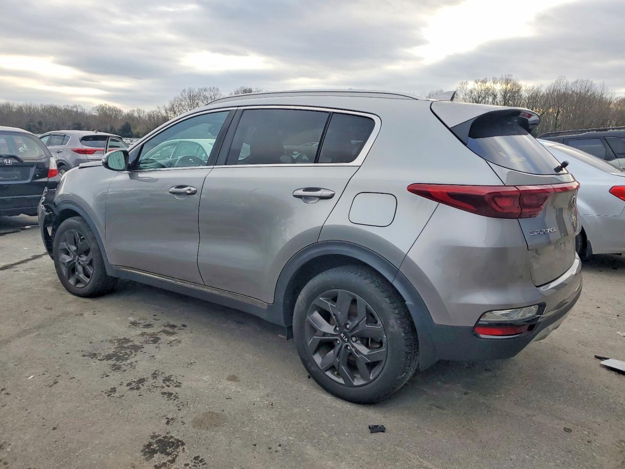 2021 KIA SPORTAGE S photo 2