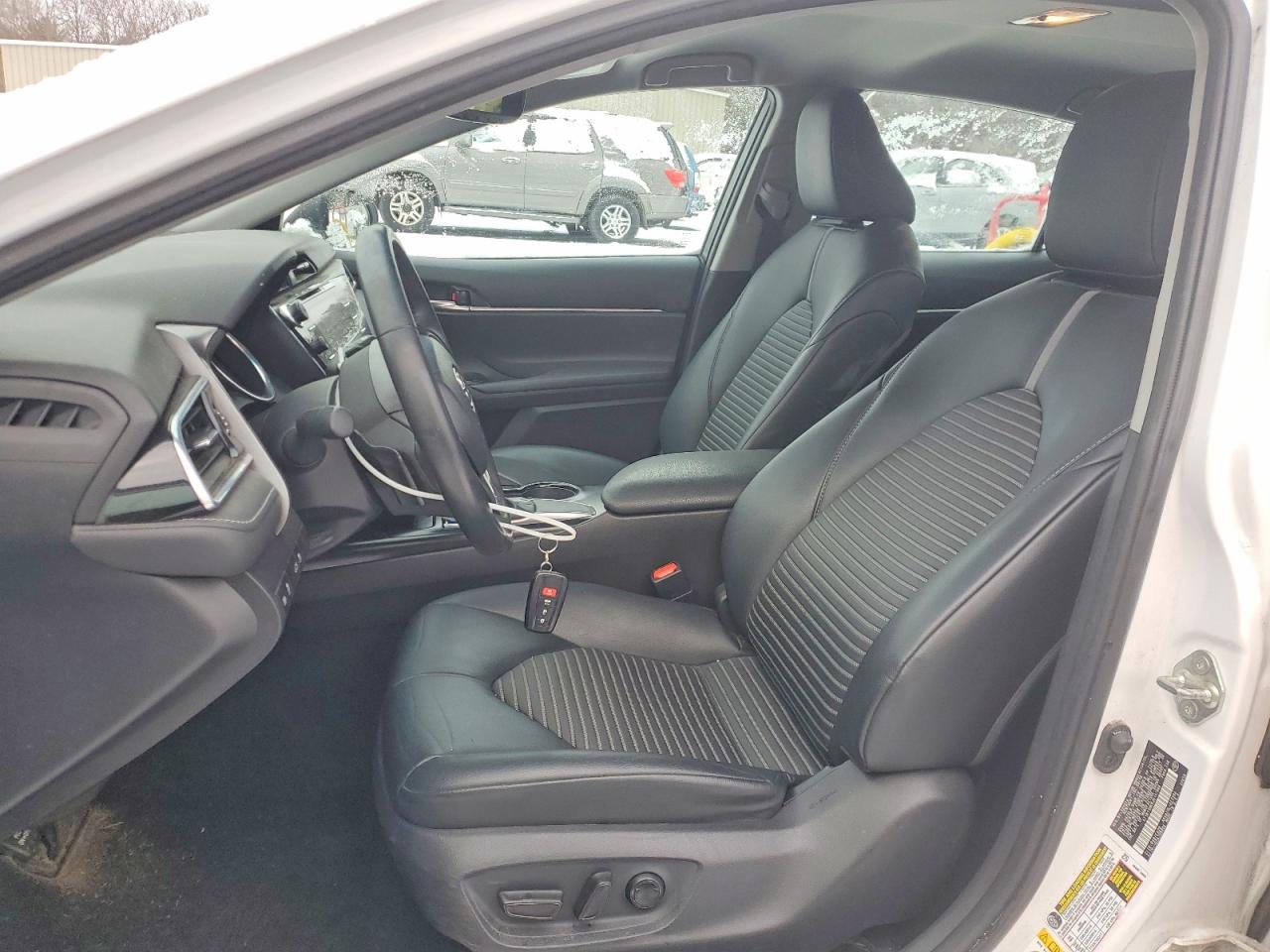 2018 TOYOTA CAMRY L photo 7