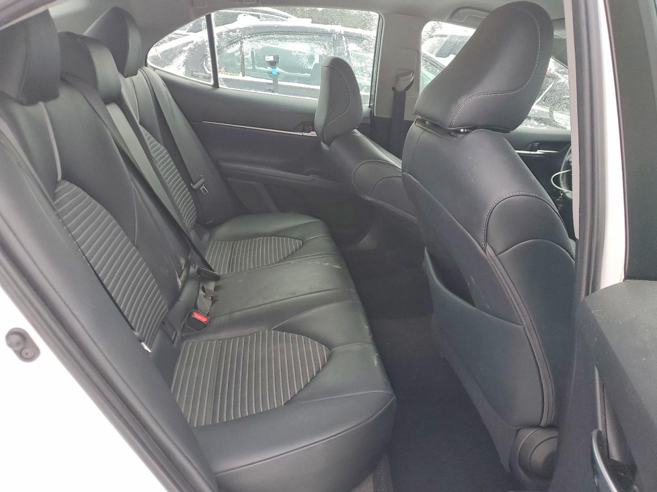 2018 TOYOTA CAMRY L photo 10