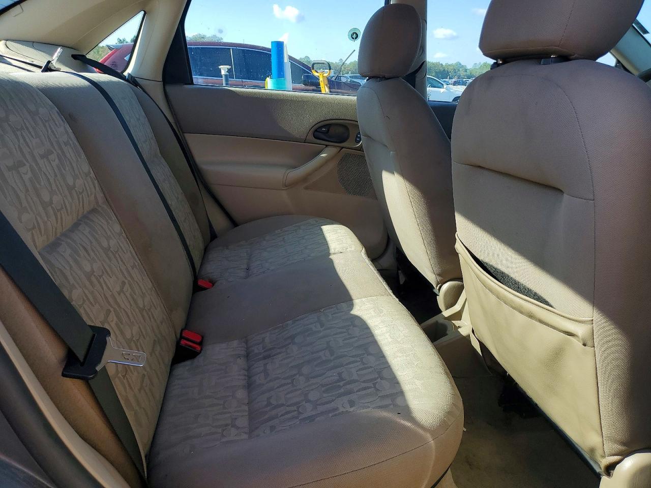 2005 FORD FOCUS ZX4 photo 10
