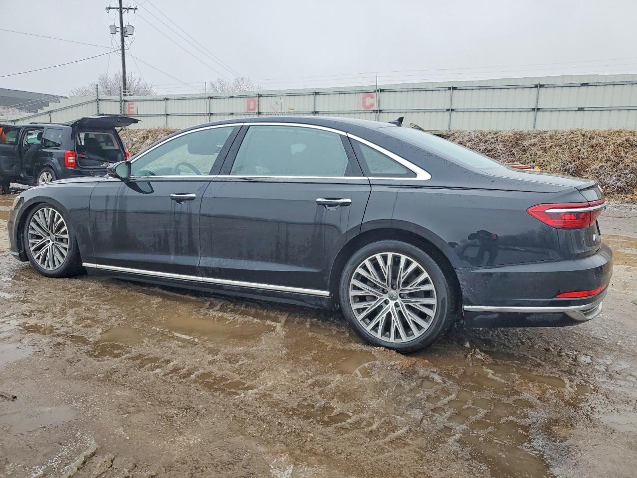 2019 AUDI A8 L photo 2