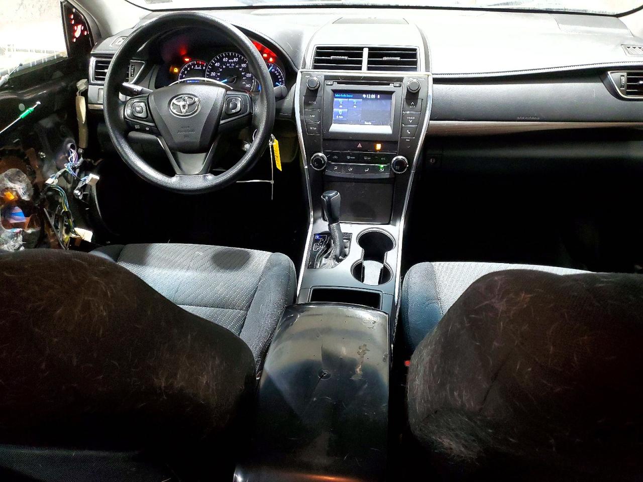 2015 TOYOTA CAMRY LE photo 8