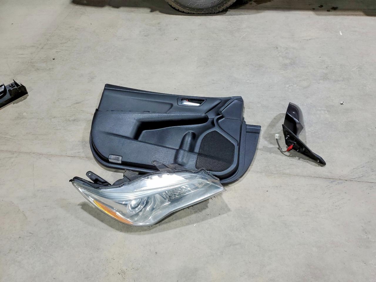 2015 TOYOTA CAMRY LE photo 12