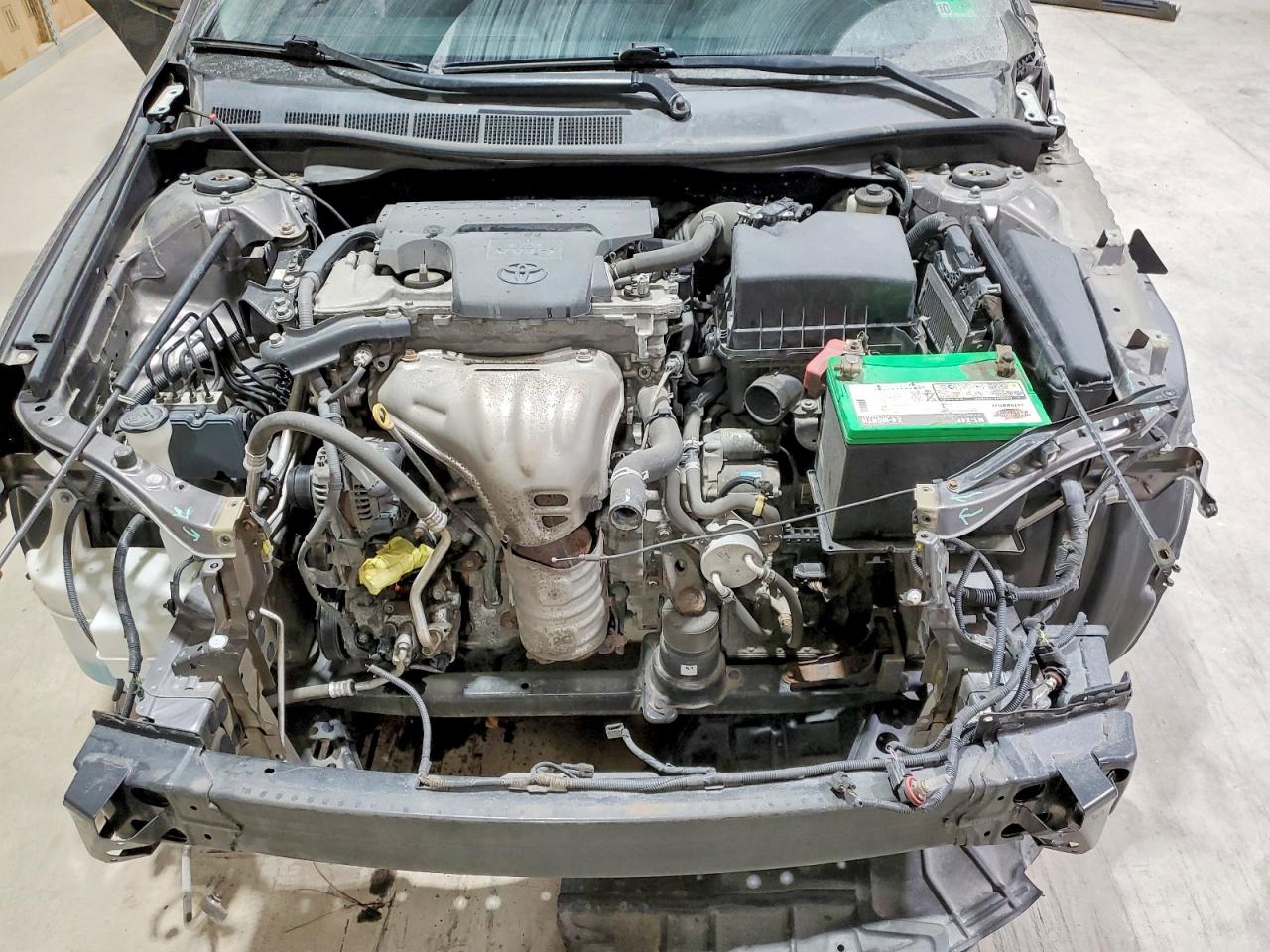 2015 TOYOTA CAMRY LE photo 11