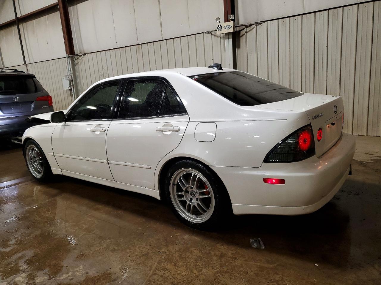 2003 LEXUS IS 300 photo 2