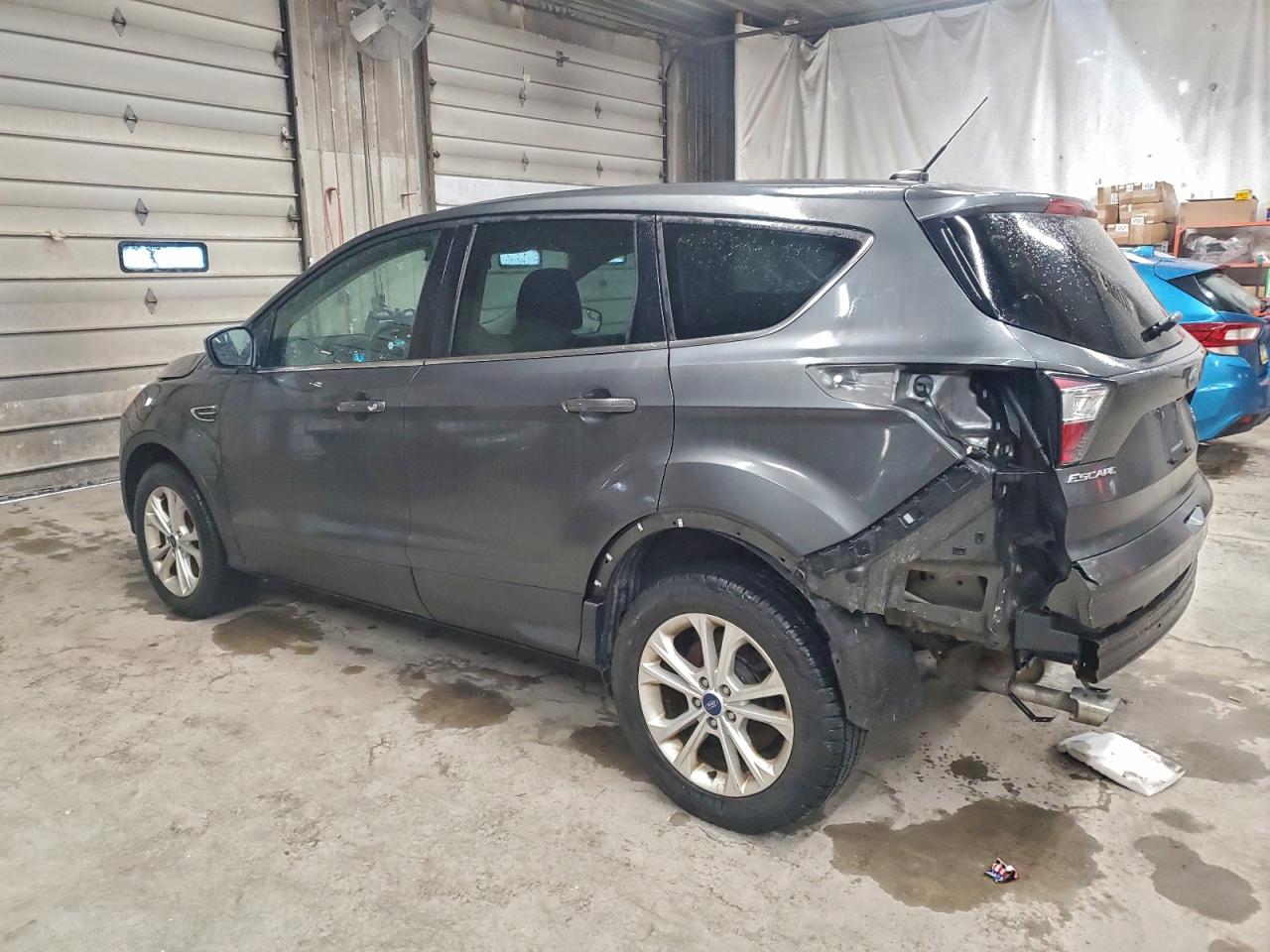 2017 FORD ESCAPE SE photo 2