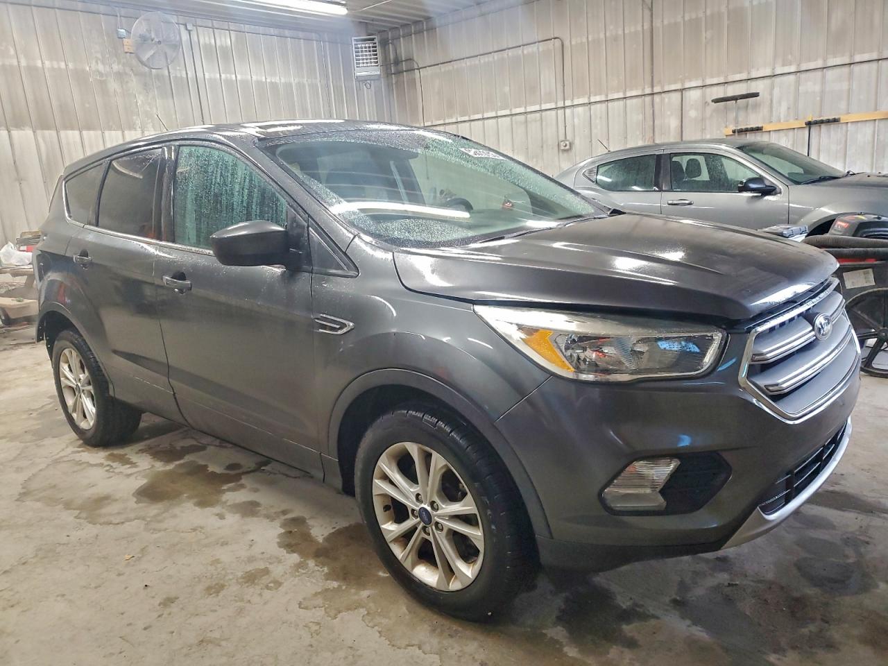 2017 FORD ESCAPE SE photo 4