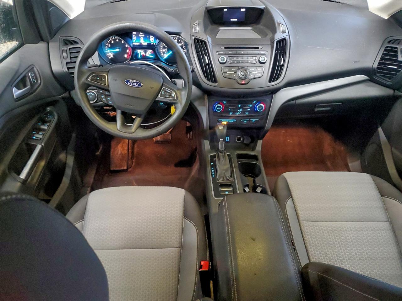 2017 FORD ESCAPE SE photo 8