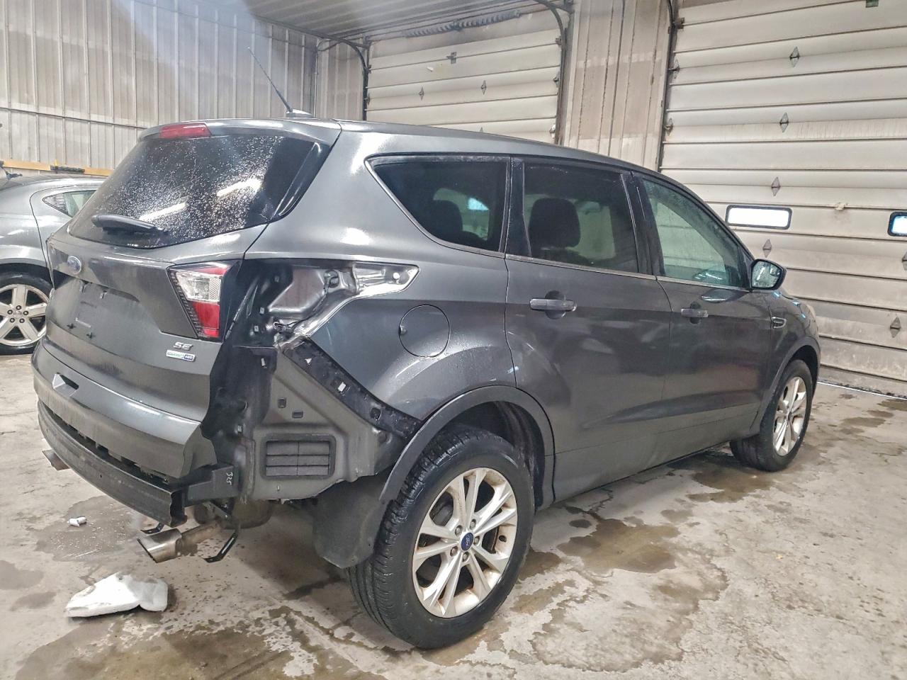 2017 FORD ESCAPE SE photo 3