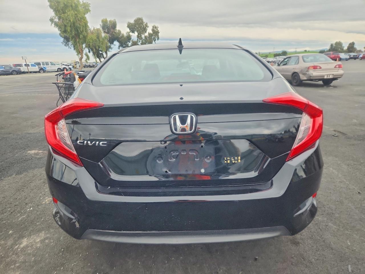 2017 HONDA CIVIC EX photo 6