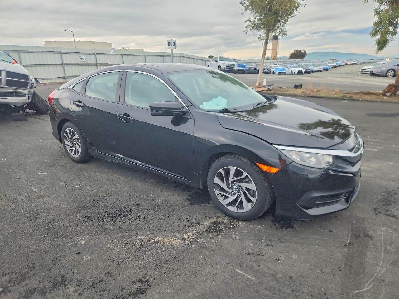 2017 HONDA CIVIC EX photo 4